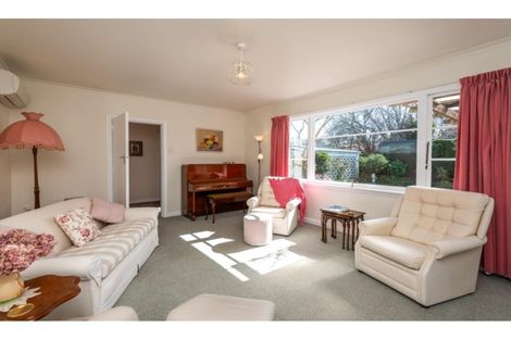 Photo of property in 37 Holly Road, St Albans, Christchurch, 8014