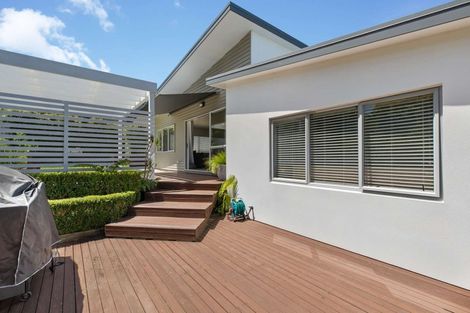 Photo of property in 21 Carento Way, Stanmore Bay, Whangaparaoa, 0932
