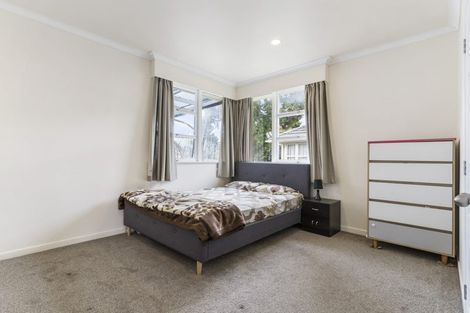 Photo of property in 33 Cobham Crescent, Kelston, Auckland, 0602