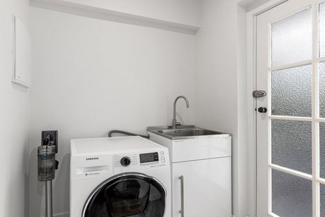 Photo of property in 71a Eastern Terrace, Beckenham, Christchurch, 8023