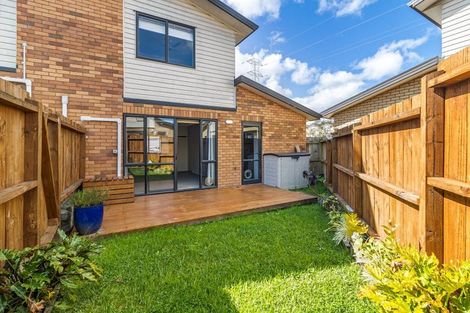 Photo of property in St Claire Village, 30/172 Mcleod Road, Te Atatu South, Auckland, 0610