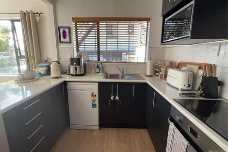 Photo of property in 1/11 Weetman Drive, Browns Bay, Auckland, 0630