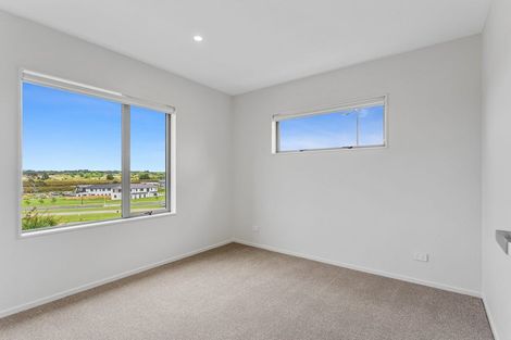 Photo of property in 39 Parkmore Drive, Rosehill, 2113