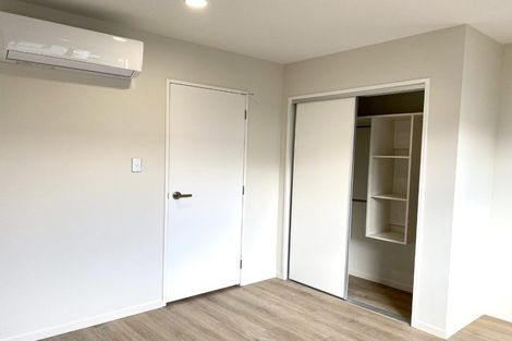 Photo of property in 2/36 Santiago Crescent, Unsworth Heights, Auckland, 0632