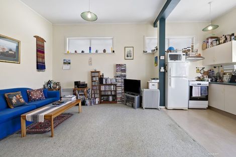Photo of property in 213 The Parade, Island Bay, Wellington, 6023