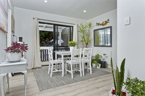 Photo of property in 2/29 Rangatira Road, Birkdale, Auckland, 0626