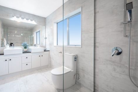 Photo of property in 6 Rauaruhe Road, Karaka, Papakura, 2113