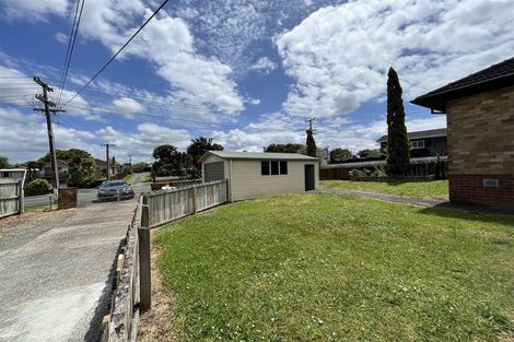 Photo of property in 2a/2 Matipo Road, Te Atatu Peninsula, Auckland, 0610