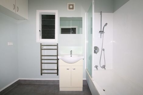 Photo of property in 41 Derwent Crescent, Titirangi, Auckland, 0604