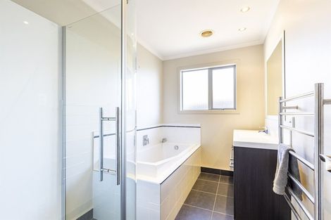 Photo of property in 3 Peppertree Glade, Kelvin Grove, Palmerston North, 4414