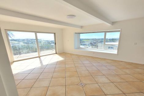 Photo of property in 3 Moera Place, Stanmore Bay, Whangaparaoa, 0932