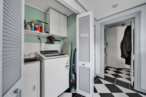 Photo of property in 15 Surrey Street, Hawera, 4610