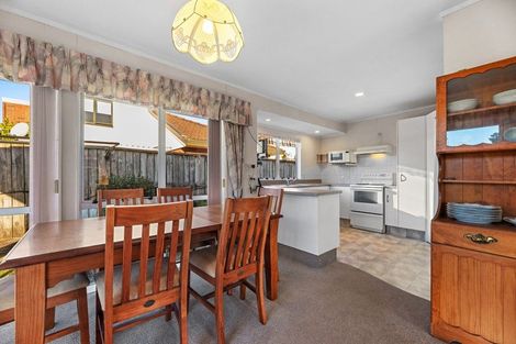 Photo of property in 5 Bayfair Drive, Mount Maunganui, 3116