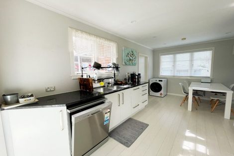 Photo of property in 1/11 Belmont Terrace, Milford, Auckland, 0620