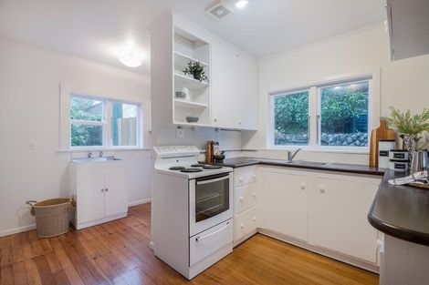 Photo of property in 119 Ruskin Road, Newlands, Wellington, 6037