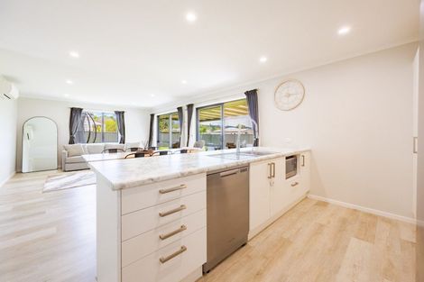 Photo of property in 2 Bibby Street, Waipawa, 4210