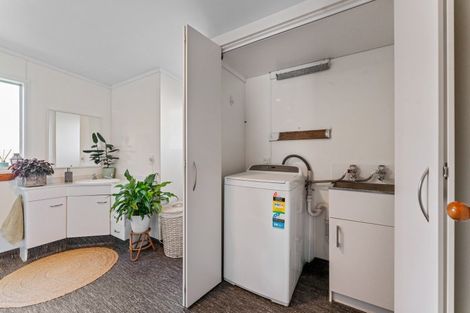 Photo of property in 18 Ward Place, Richmond Heights, Taupo, 3330