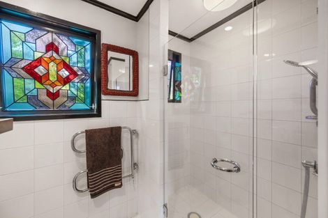 Photo of property in 15a Enfield Road, Hospital Hill, Napier, 4110