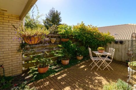 Photo of property in 3 Cobbe Place, Pomare, Rotorua, 3015