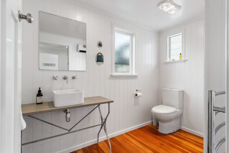 Photo of property in 205a Ocean Road, Whangamata, 3620