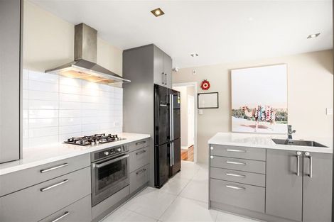 Photo of property in 16 Taikata Road, Te Atatu Peninsula, Auckland, 0610