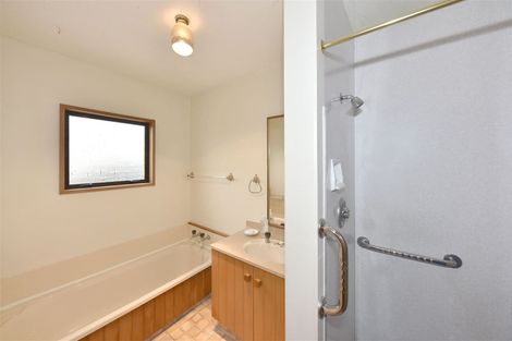 Photo of property in 2/63 Beachville Road, Redcliffs, Christchurch, 8081