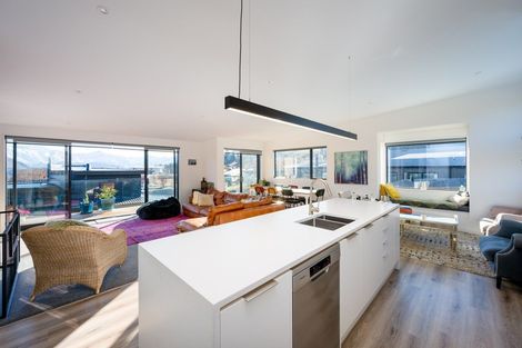 Photo of property in 9 Barclay Place, Wanaka, 9305