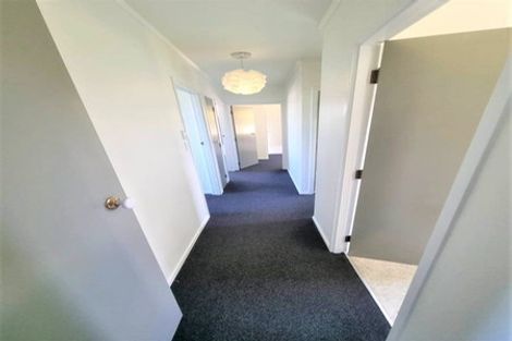 Photo of property in 75 Solar Road, Glen Eden, Auckland, 0602