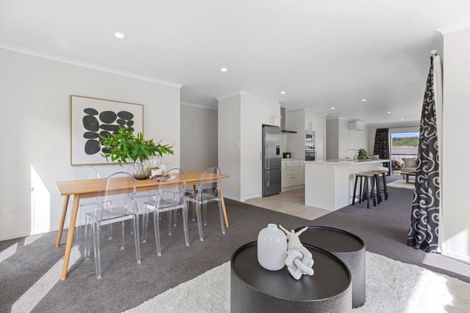 Photo of property in 10 Rochfort Crescent, Pyes Pa, Tauranga, 3112