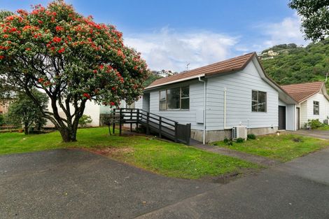 Photo of property in 176 Queens Drive, Lyall Bay, Wellington, 6022