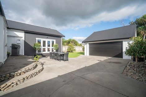 Photo of property in 12 Phoenix Avenue, Hokowhitu, Palmerston North, 4410