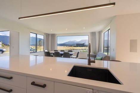 Photo of property in 10 Red Deer Place, Te Anau, 9600