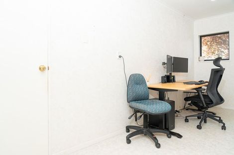 Photo of property in 5 Silhouette Way, Western Heights, Hamilton, 3200