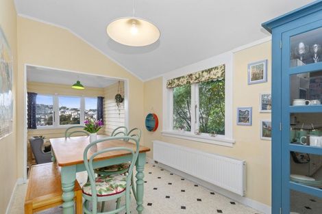 Photo of property in 29 Wadestown Road, Wadestown, Wellington, 6012