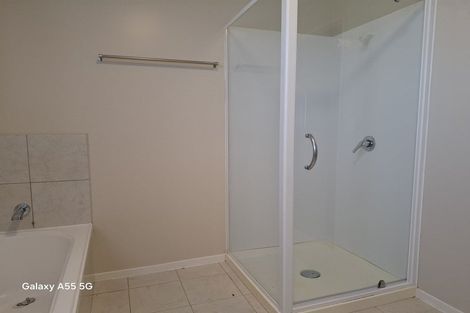 Photo of property in 36 Misty Valley Drive, Henderson, Auckland, 0612