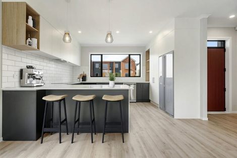 Photo of property in 12 Oyster Drive, Whenuapai, 0618