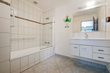 Photo of property in 1 Harbour Lights Terrace, Whitianga, 3592