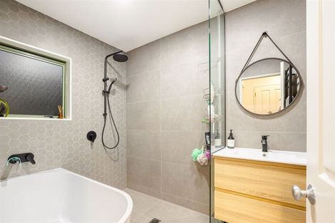 Photo of property in 153d Colwill Road, Massey, Auckland, 0614