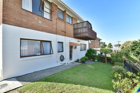 Photo of property in 1/9 Red Beach Road, Red Beach, 0932