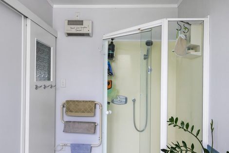 Photo of property in 1 Marewa Street, Te Atatu South, Auckland, 0610