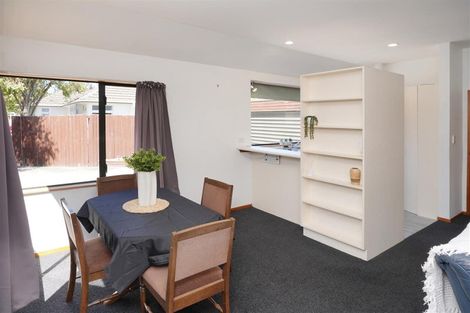 Photo of property in 52 Northcote Road, Northcote, Christchurch, 8052
