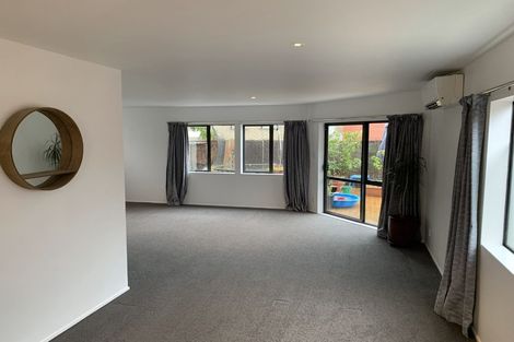 Photo of property in 37 Fields Parade, Oteha, Auckland, 0632