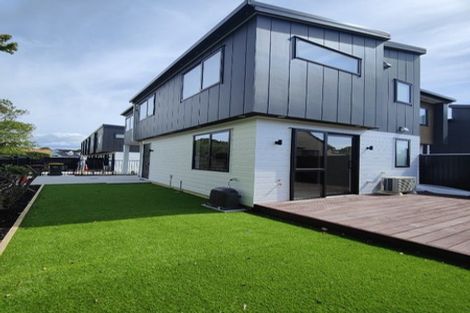 Photo of property in 4d Orinda Close, Botany Downs, Auckland, 2010