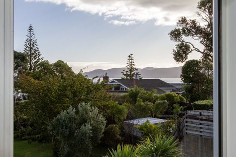 Photo of property in 5 Wharemauku Road, Raumati Beach, Paraparaumu, 5032
