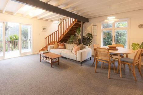 Photo of property in 33 Tainui Road, Titirangi, Auckland, 0604