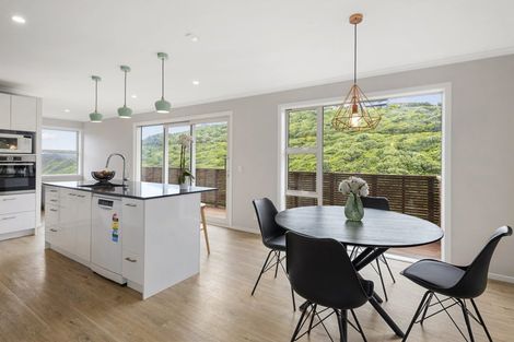 Photo of property in 3 Makomako Road, Brooklyn, Wellington, 6021