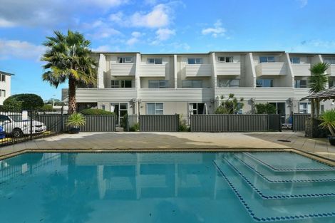 Photo of property in 13/3 Riverside Road, Orewa, 0931