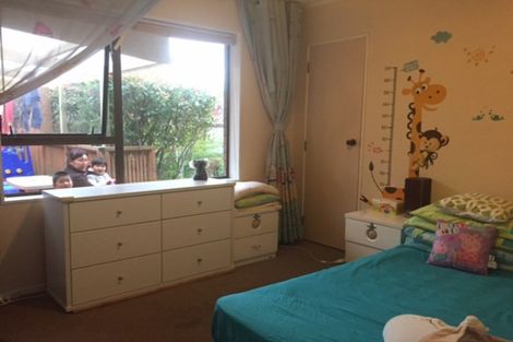 Photo of property in 13 Ciprian Place, Henderson, Auckland, 0612