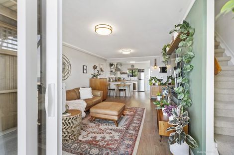 Photo of property in 13/410 The Esplanade, Island Bay, Wellington, 6023