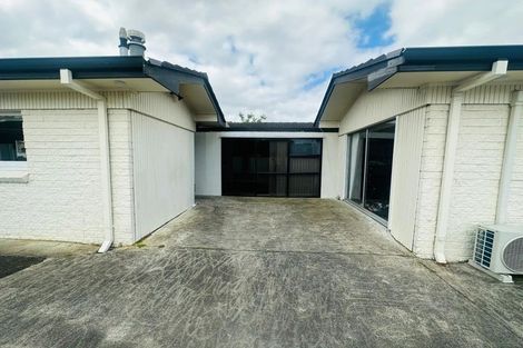 Photo of property in 18 Bellfield Road, Opaheke, Papakura, 2113